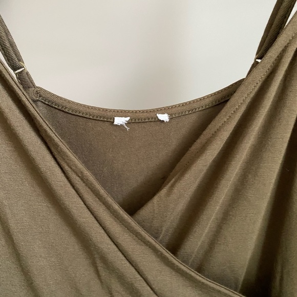 Army Green Romper - Garage Size XS - Picture 4 of 4